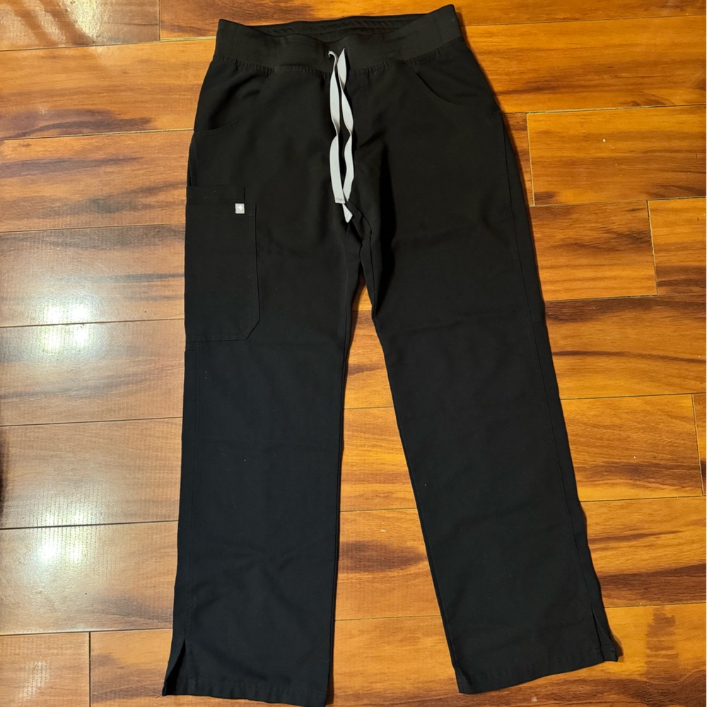 Figs Womens Kade Cargo Scrub Pant Black XSP
